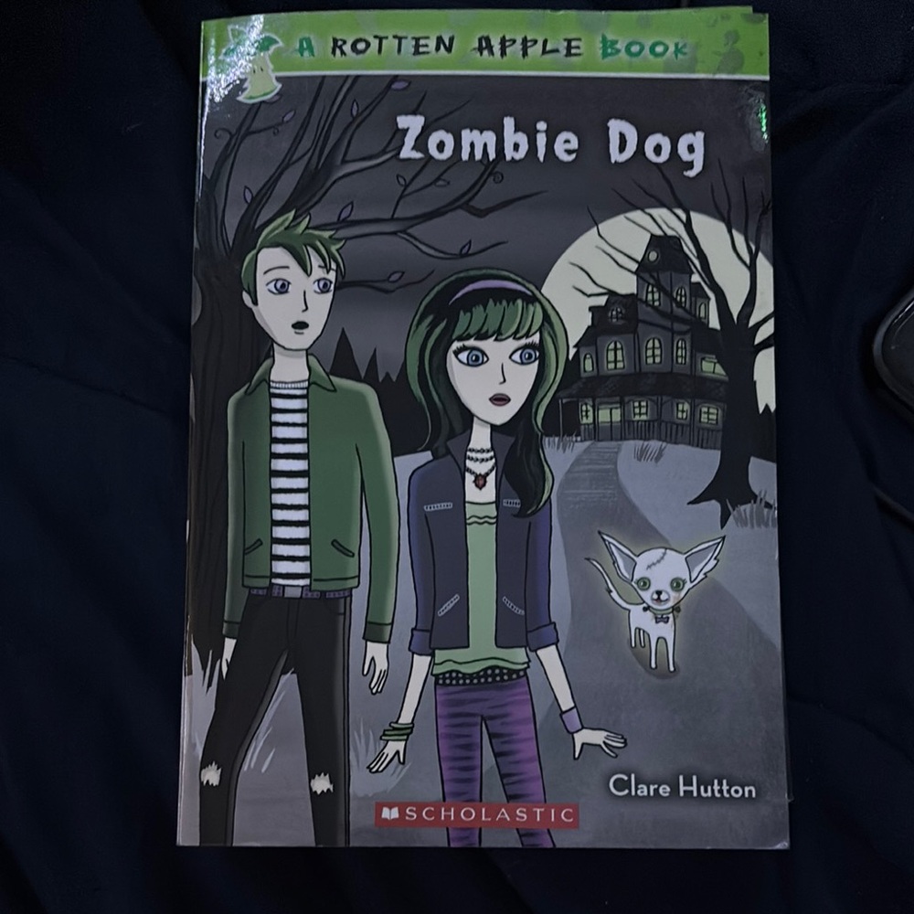 Zombie Dog by Clare Hutton a rotten apple book. 

SCHOLASTIC